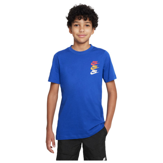 Nike Παιδική κοντομάνικη μπλούζα Sportswear Standard Issue Graphic Tee Nike Παιδική κοντομάνικη μπλούζα Sportswear Standard Issue Graphic Tee